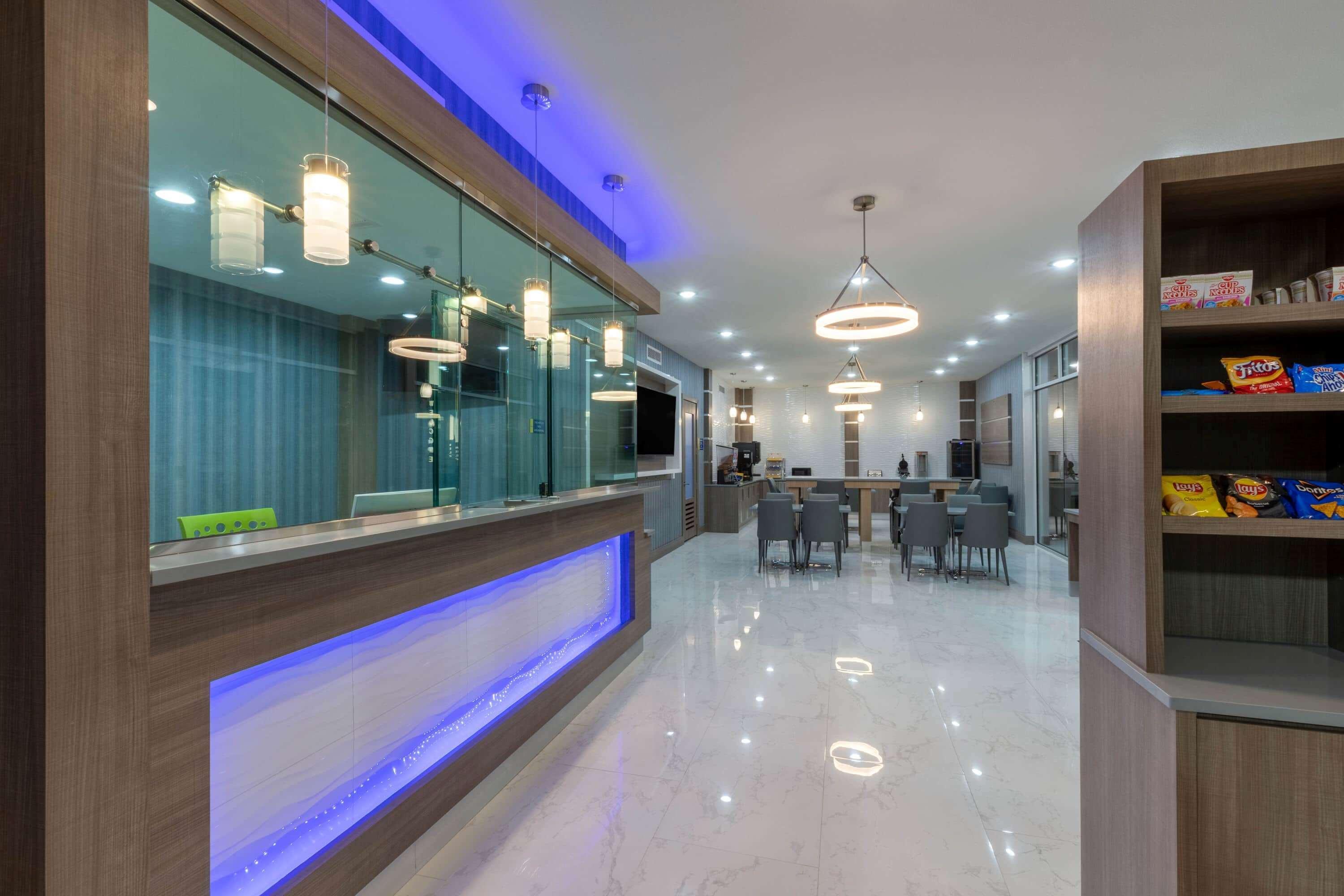 Days Inn & Suites By Wyndham Downtown/University Of Houston Exterior photo