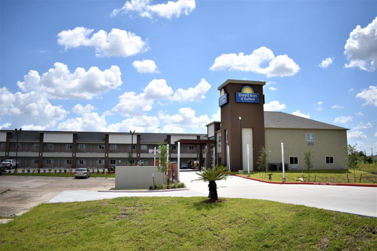 Days Inn & Suites By Wyndham Downtown/University Of Houston Exterior photo